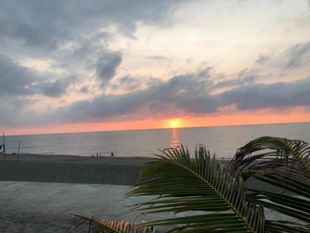 Em Royalle Hotel & Beach Resort 산 후안 외부 사진