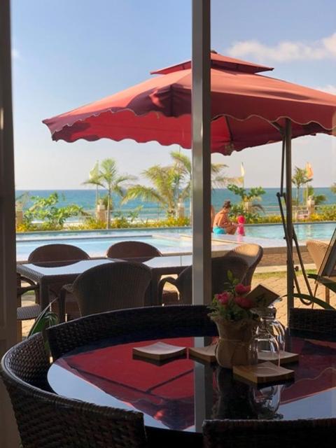 Em Royalle Hotel & Beach Resort 산 후안 외부 사진